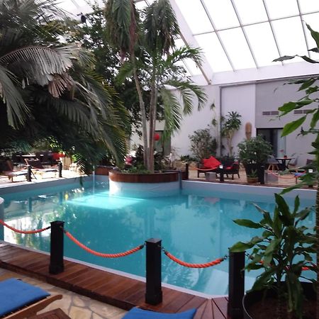Tropical Hotel Дюрбюи Экстерьер фото