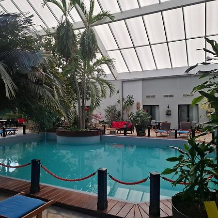 Tropical Hotel Дюрбюи Экстерьер фото