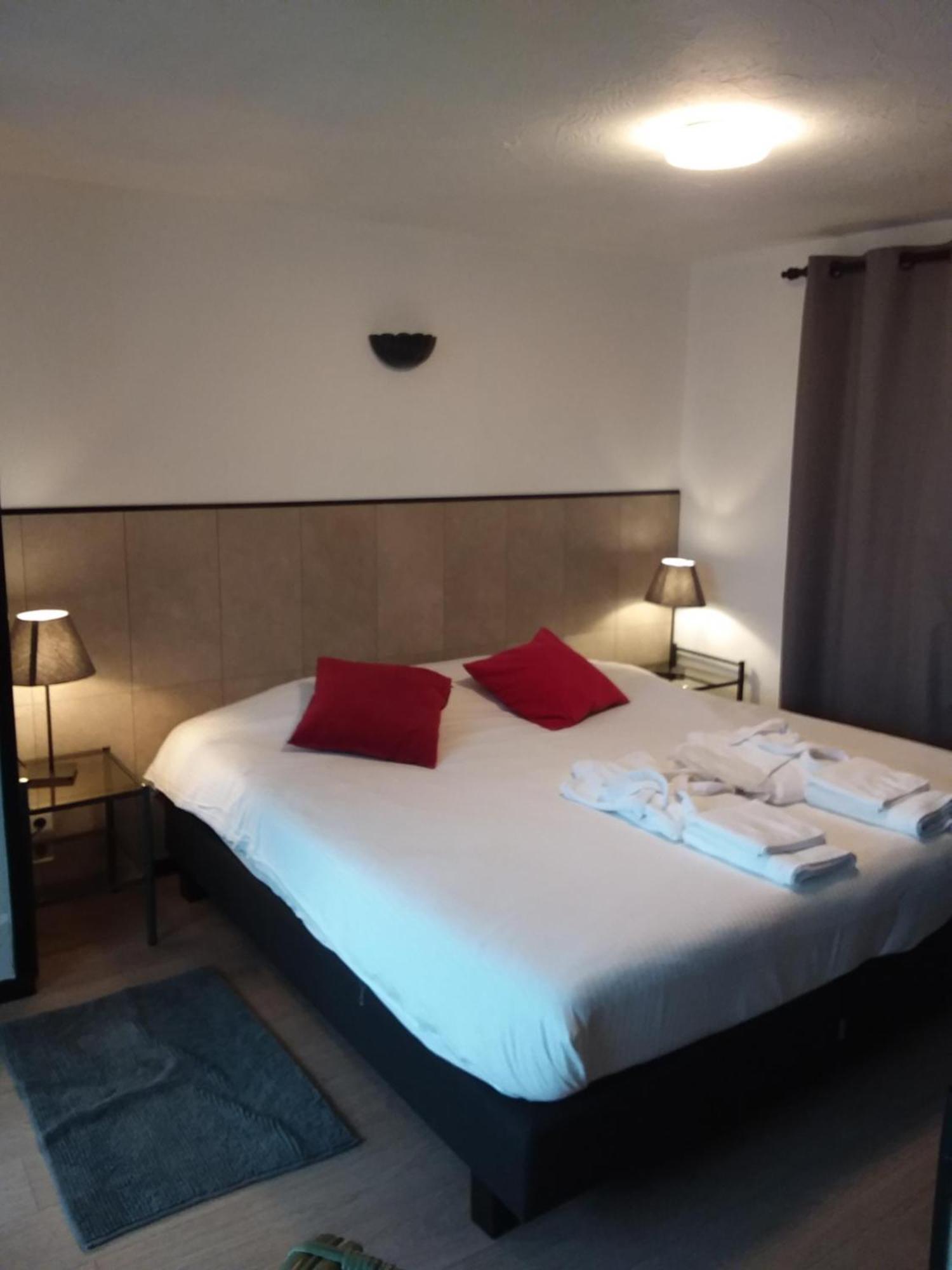 Tropical Hotel Дюрбюи Экстерьер фото
