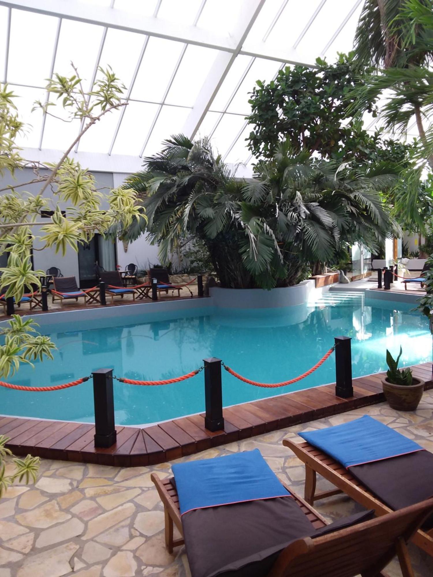 Tropical Hotel Дюрбюи Экстерьер фото
