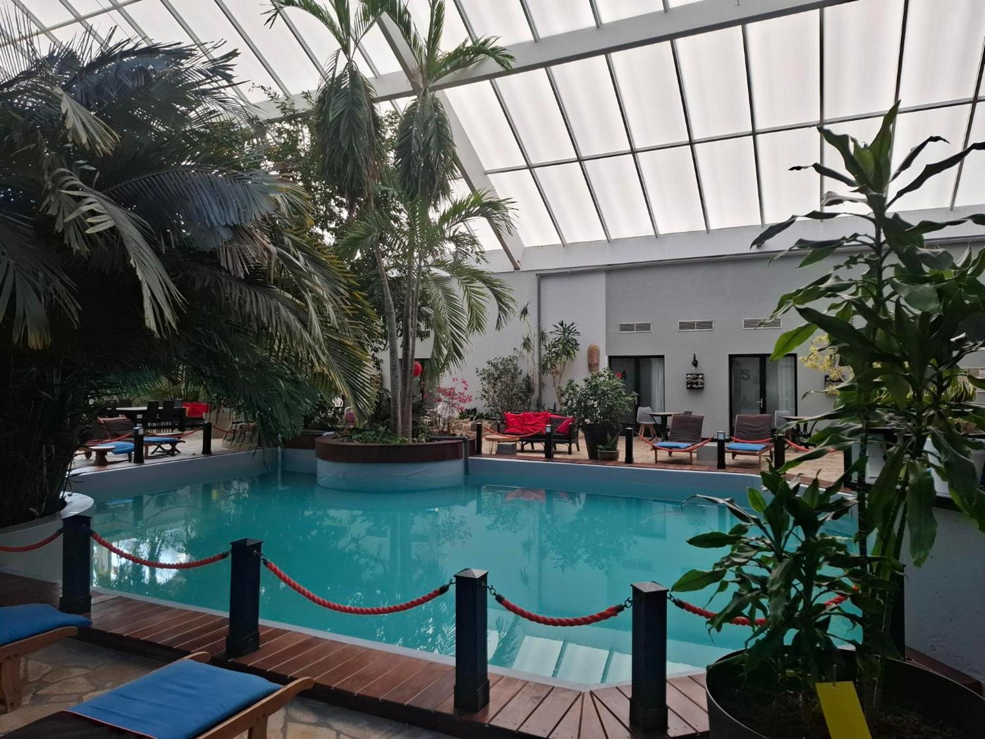 Tropical Hotel Дюрбюи Экстерьер фото